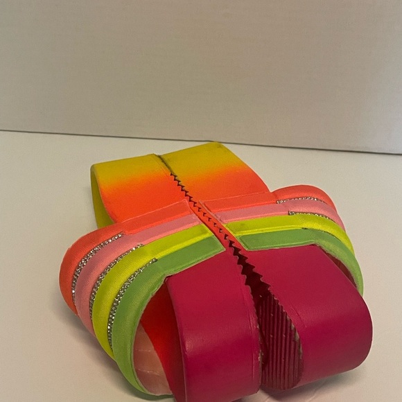 Top Moda Rainbow Ombre Platform Y2K Neon Wide Strap Slip-On Slides Size 6 - Picture 3 of 7